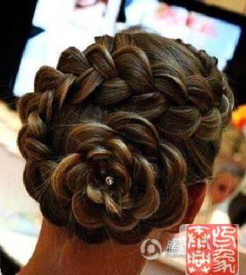 怎么编花辫子（花辫子怎么编）