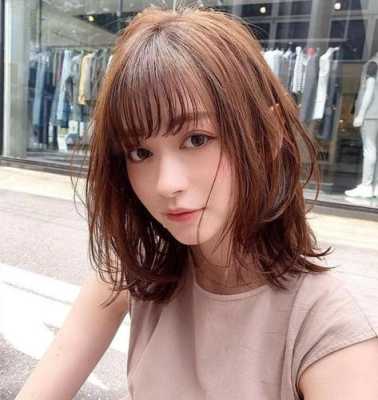 脸大下巴尖是什么脸型（脸大下巴尖是什么脸型适合刘海发型）