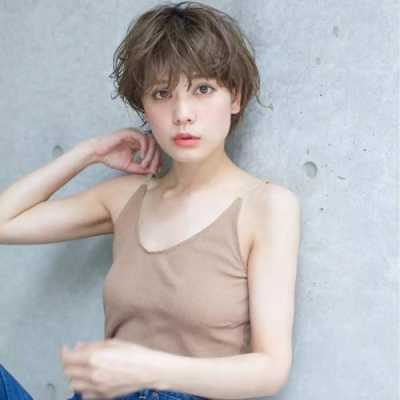 流行什么样的短发（流行什么样的短发女）