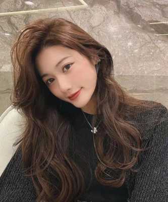 现在流行什么烫发女（现在流行什么烫发女发型）