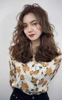 圆脸女适合什么发型（圆脸女生适合什么发型(照身份证和平时用，主要平时用)）