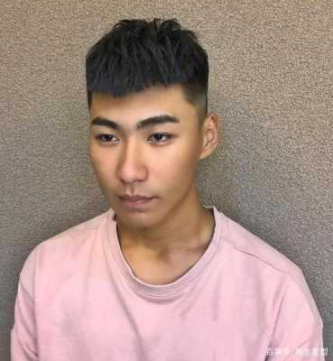 男孩头发硬剪什么发型（男士头发硬用发胶还是啫喱水）