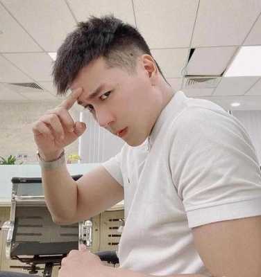 男孩头发硬剪什么发型（男士头发硬用发胶还是啫喱水）