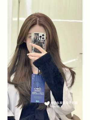 什么颜色的发色显年轻（2023发色流行色是什么颜色）