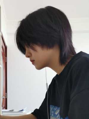 方圆脸适合狼尾鲻鱼头吗,脸圆大适合什么发型女生