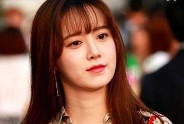 什么是秃鬓角（什么是秃鬓角的女人）