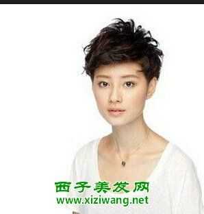 什么是秃鬓角（什么是秃鬓角的女人）