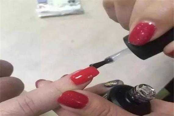 自己买的指甲油涂上去老掉怎么办,指甲油容易脱落怎么办小妙招
