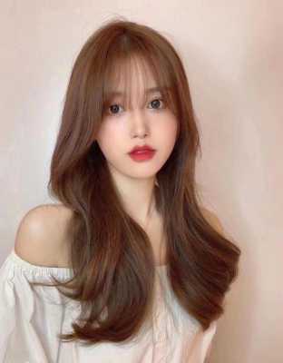 皮肤白染什么颜色洋气（皮肤白染什么颜色洋气显白）