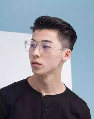 男人头发少适合什么发型（中年男人头发少适合什么发型）
