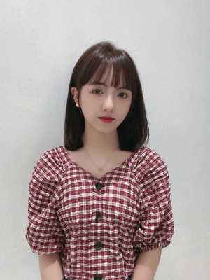 圆脸微胖女生适合什么发型（圆脸微胖女生适合什么发型中长发）
