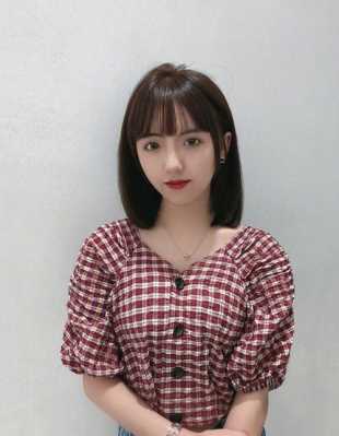 圆脸微胖女生适合什么发型（圆脸微胖女生适合什么发型中长发）