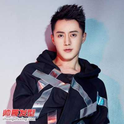 头长的男生适合什么发型（长方形脸男生留什么发型好看）