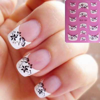 美甲贴花怎么贴（美甲贴花怎么贴好看）