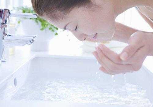淘米水洗脸的十大好处,淘米水洗脸有什么用处