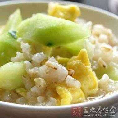 吃什么东西可以美白皮肤（吃什么东西可以美白皮肤去黄）