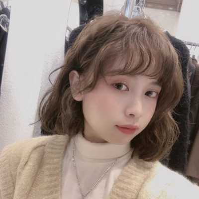 短发怎么打理蓬松又显脸小,短发怎么显脸小女