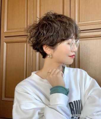 自己怎么烫刘海（女士烫刘海教程）