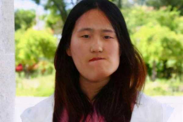 为什么有的女人嘴歪,美女怎么长的那么丑