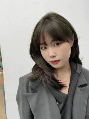 亚麻色头发怎么染（亚麻色头发怎么染好看）