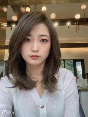 30岁留什么发型显年轻（30岁留什么发型显年轻）