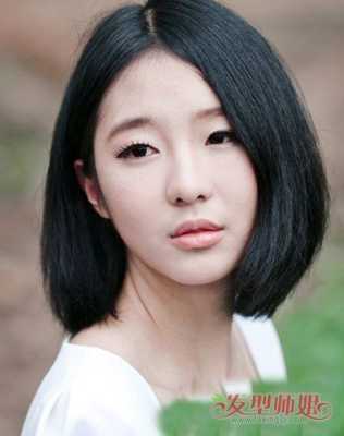 额头平适合什么发型（额头平适合什么发型女）