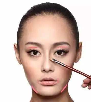 怎么化妆脸大（怎么化妆显得脸大）
