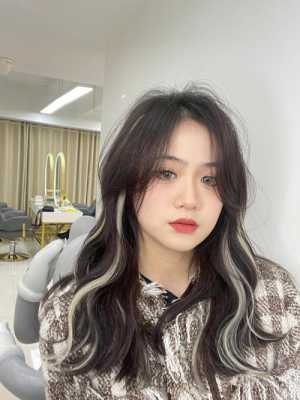 黄头发挑染什么颜色好看,白头发挑染什么颜色好看图片