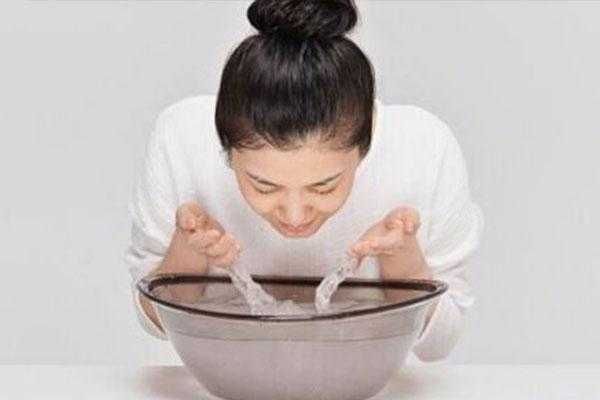 用茶叶水洗脸的方法,茶叶怎么洗脸?
