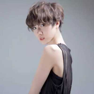 女生为什么突然剪短发（为什么突然想剪发）