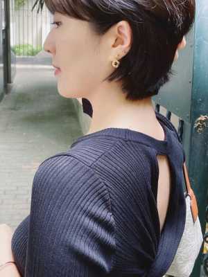 短发戴什么耳环（短发戴什么耳环好看）