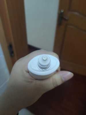 什么隔离乳好用（哪个牌子的隔离霜好，自然，不易过敏）