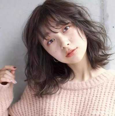 女头发少适合什么发型（女头发少适合什么发型）