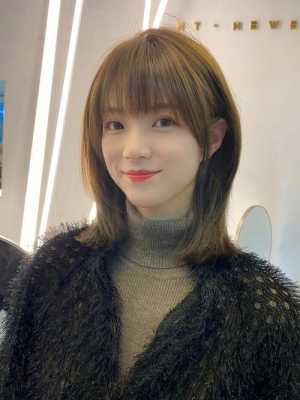 脸大额头窄适合什么发型,额窄脸宽适合什么发型女