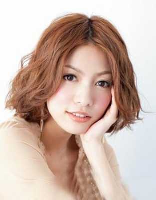 大脸适合什么短发4款短发烫发瘦脸发型,脸大女生适合什么短发发型