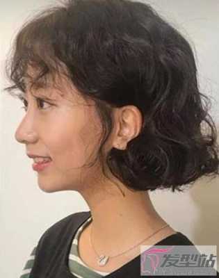 大脸适合什么短发4款短发烫发瘦脸发型,脸大女生适合什么短发发型