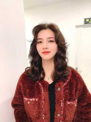烫什么发型显年轻呢？推荐时尚减龄烫发,今年流行什么烫发型女