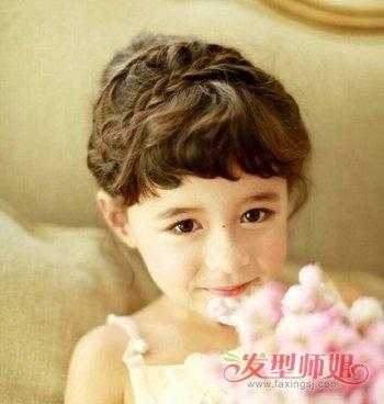 小孩卷发怎么扎好看,小孩怎么卷发好看
