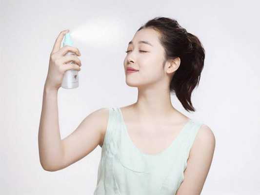 往脸上喷水,能起到保湿作用吗,面部怎么保湿效果好