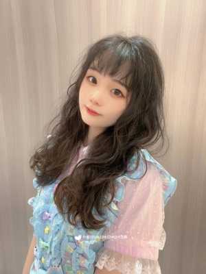什么卷发可爱（女生做什么发型显得可爱呢）
