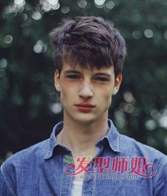 脸颊宽适合什么发型（脸颊宽的男人适合什么发型）