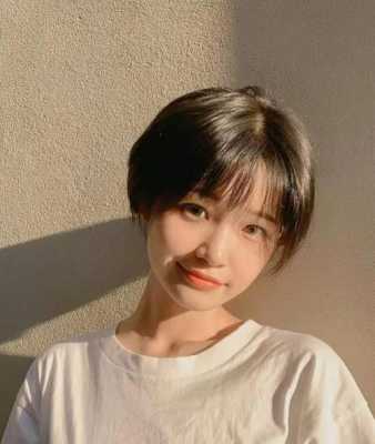 圆脸适合什么造型（圆脸适合什么造型女孩）