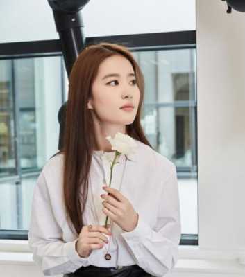 刘亦菲发型怎么弄（刘亦菲的头发是真的吗）