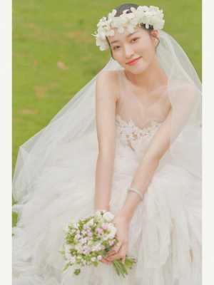 照婚纱照头发什么颜色好看（拍婚纱照头发染什么颜色好看）