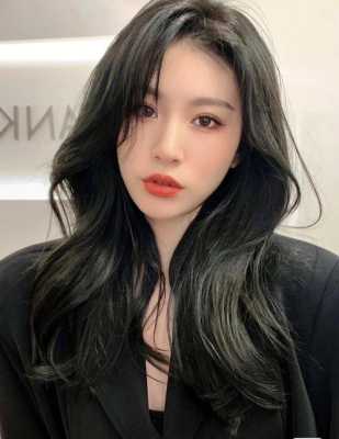 染什么颜色的头发显脸白,染什么色的头发显脸白显年轻