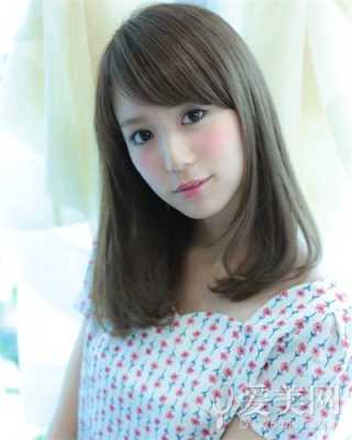 圆脸适合什么长发发型图片（圆脸适合什么长发发型图片女）