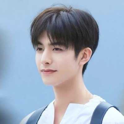 男中分怎么留（男生中分头怎么留）