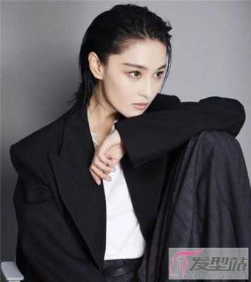 女生背头怎么抓,背头怎么抓出蓬松感