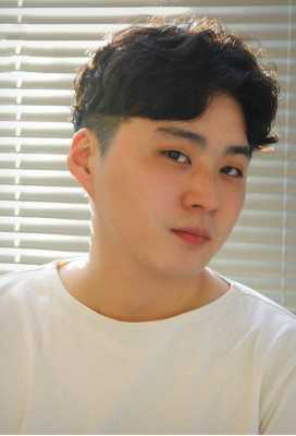 圆脸男人适合什么发型（圆脸男人适合什么发型好看）