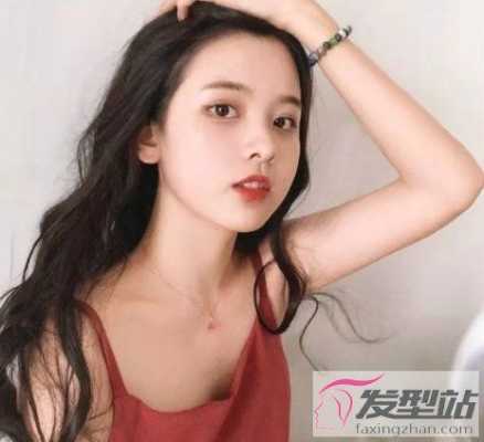 自然卷头发怎么打理（自然卷的头发怎样打理刘海）